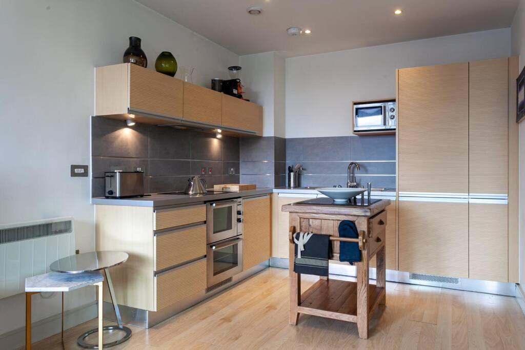 Iconic Luxury Manchester Apartment Buitenkant foto